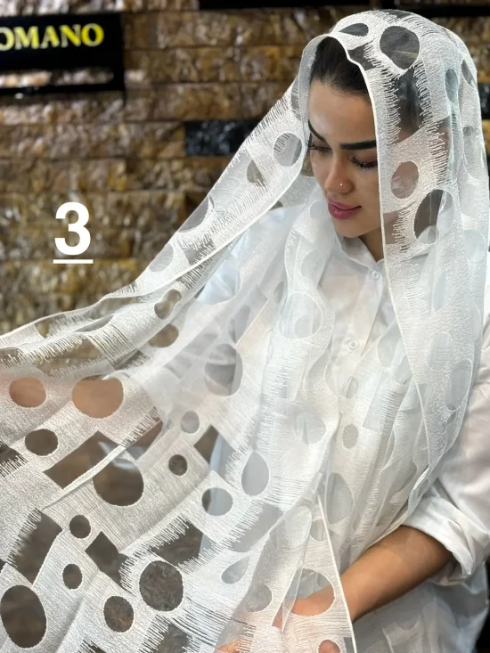 شال حریر مجلسی سفید شال و روسری رومانو