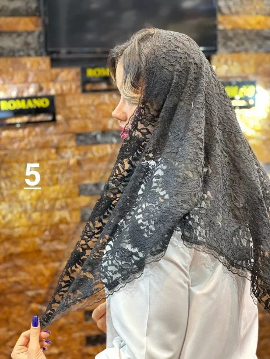 روسری سه گوش گیپور شال و روسری رومانو