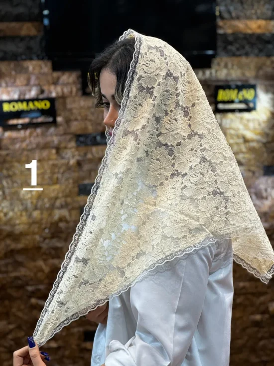 روسری سه گوش گیپور شال و روسری رومانو