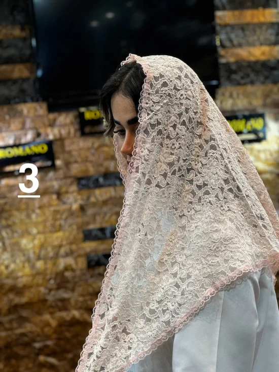 روسری سه گوش گیپور شال و روسری رومانو
