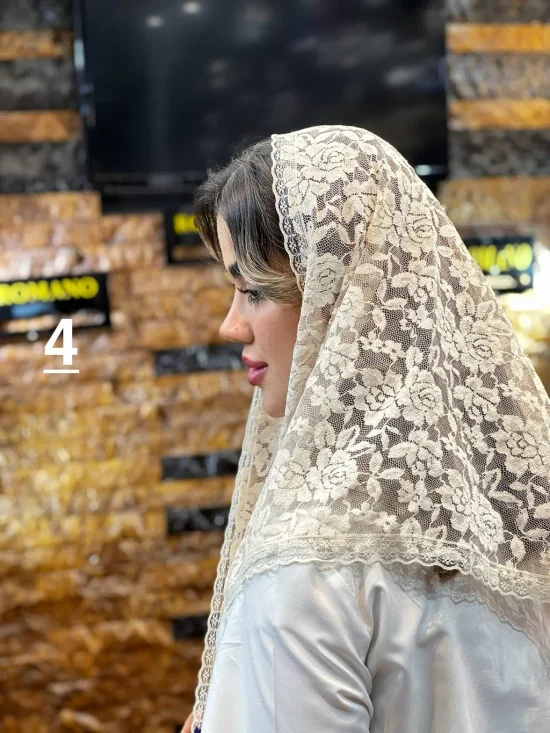 روسری سه گوش گیپور شال و روسری رومانو
