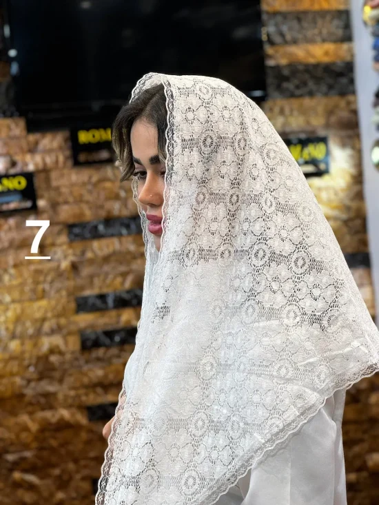 روسری سه گوش گیپور شال و روسری رومانو