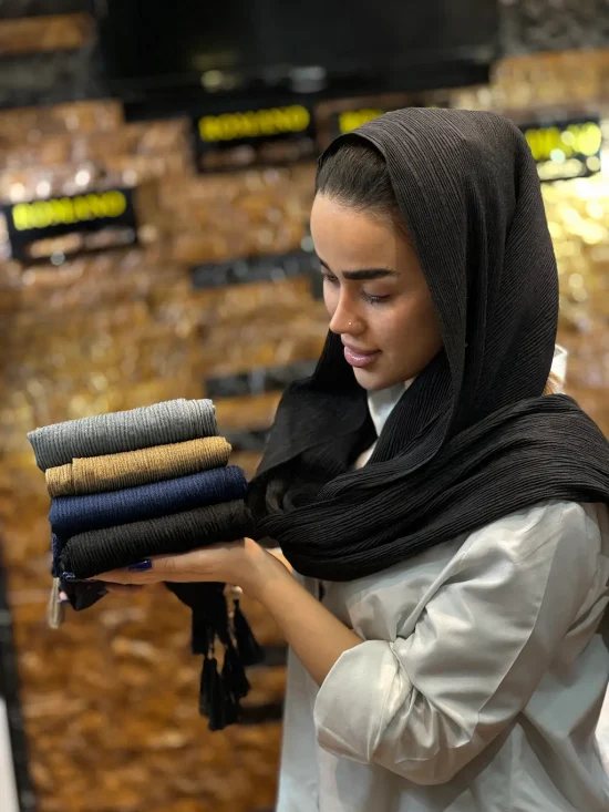 شال پلیسه برشکا شال و روسری رومانو