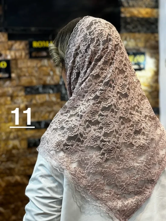 روسری سه گوش گیپور شال و روسری رومانو