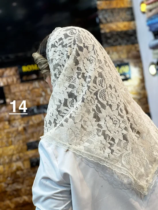 روسری سه گوش گیپور شال و روسری رومانو