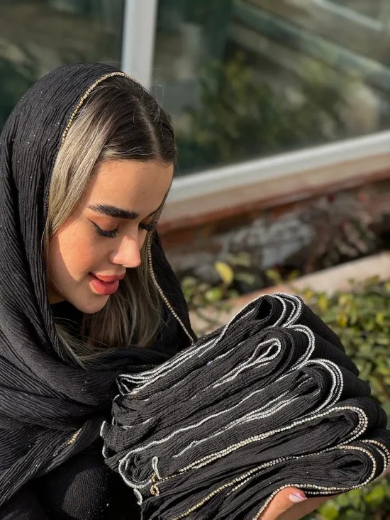 شال پلیسه مشکی شال و روسری رومانو