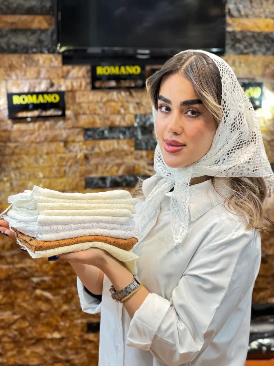 سه گوش گیپوری قواره ۱۰۰ شال و روسری رومانو