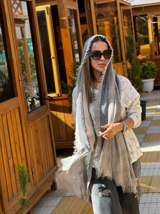 شال کویین شال کویین