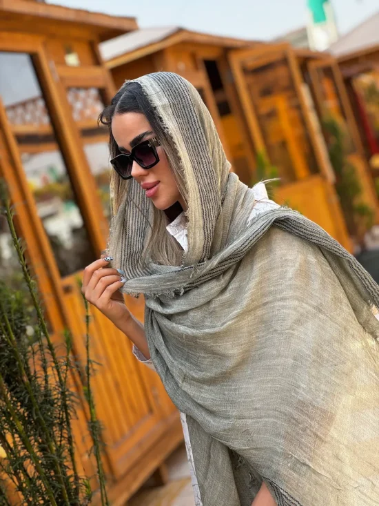 شال کویین شال کویین